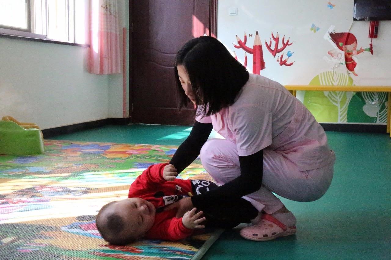 以愛之名，90后女孩重回福利院
