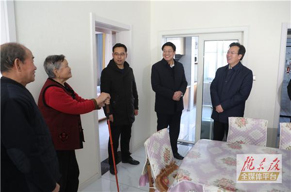 贠建民在西峰區(qū)調(diào)研時強(qiáng)調(diào) 多措并舉鞏固拓展良好發(fā)展勢頭 努力在高質(zhì)量發(fā)展上走在前作示范