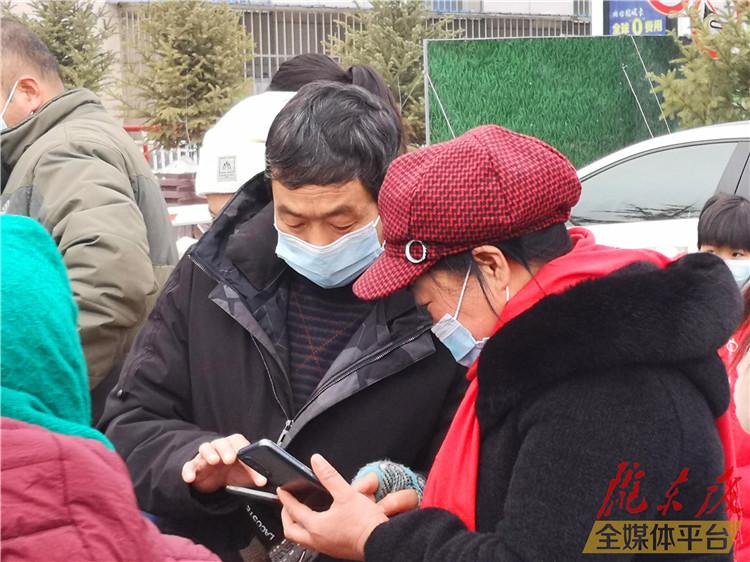 處處掃碼 處處碰壁——手機(jī)掃碼時代老年人尷尬如何解？