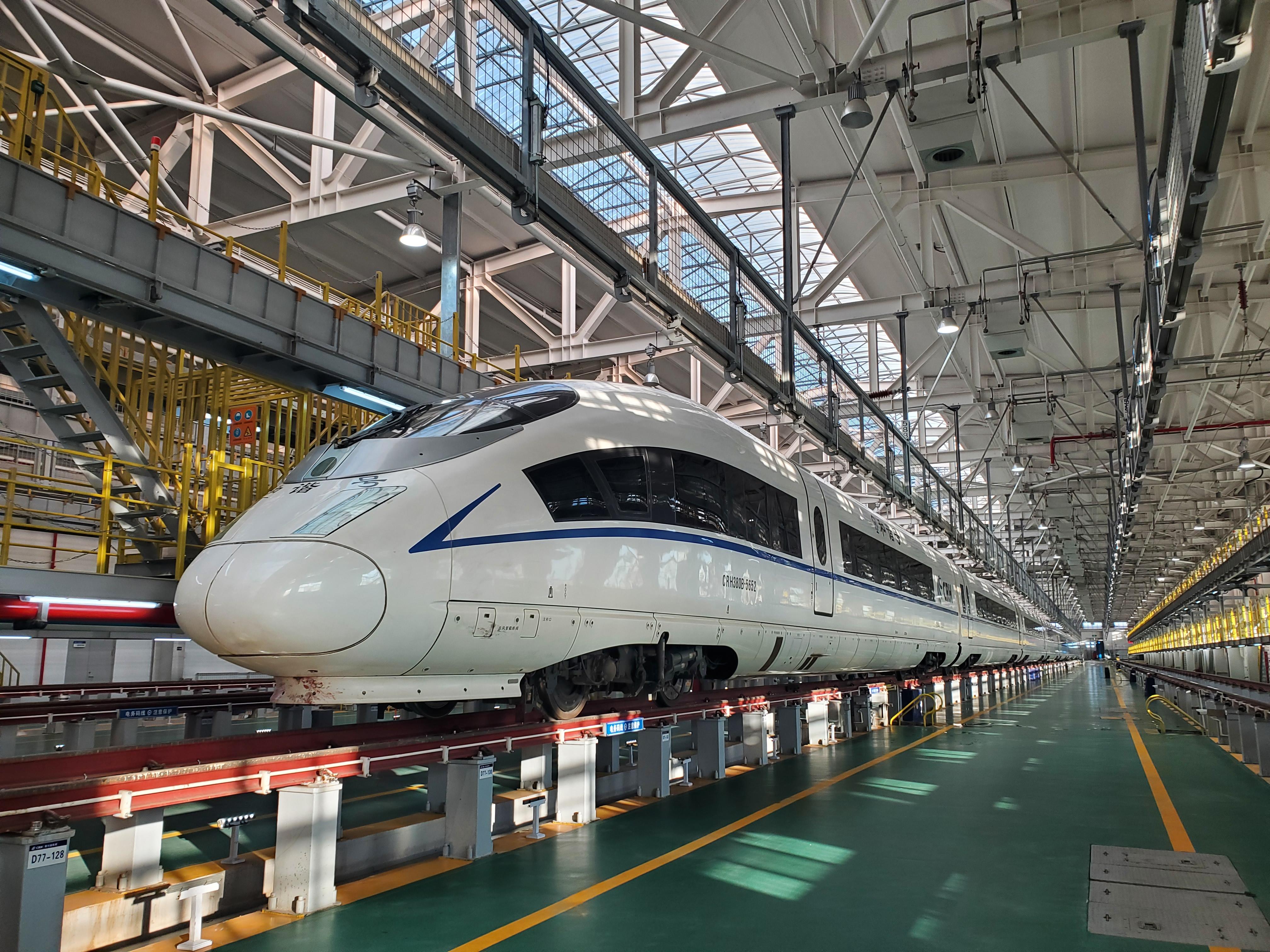 【高鐵來了】隴東報記者試乘體驗，感受銀西鐵路的“速度與激情”！