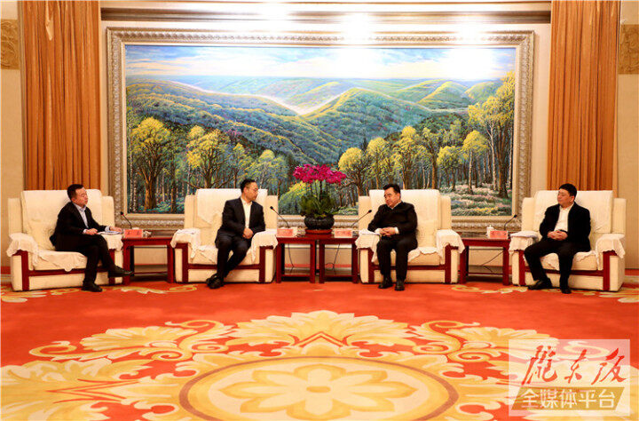 黃澤元周繼軍與中化學城投公司總經(jīng)理王雙興一行座談