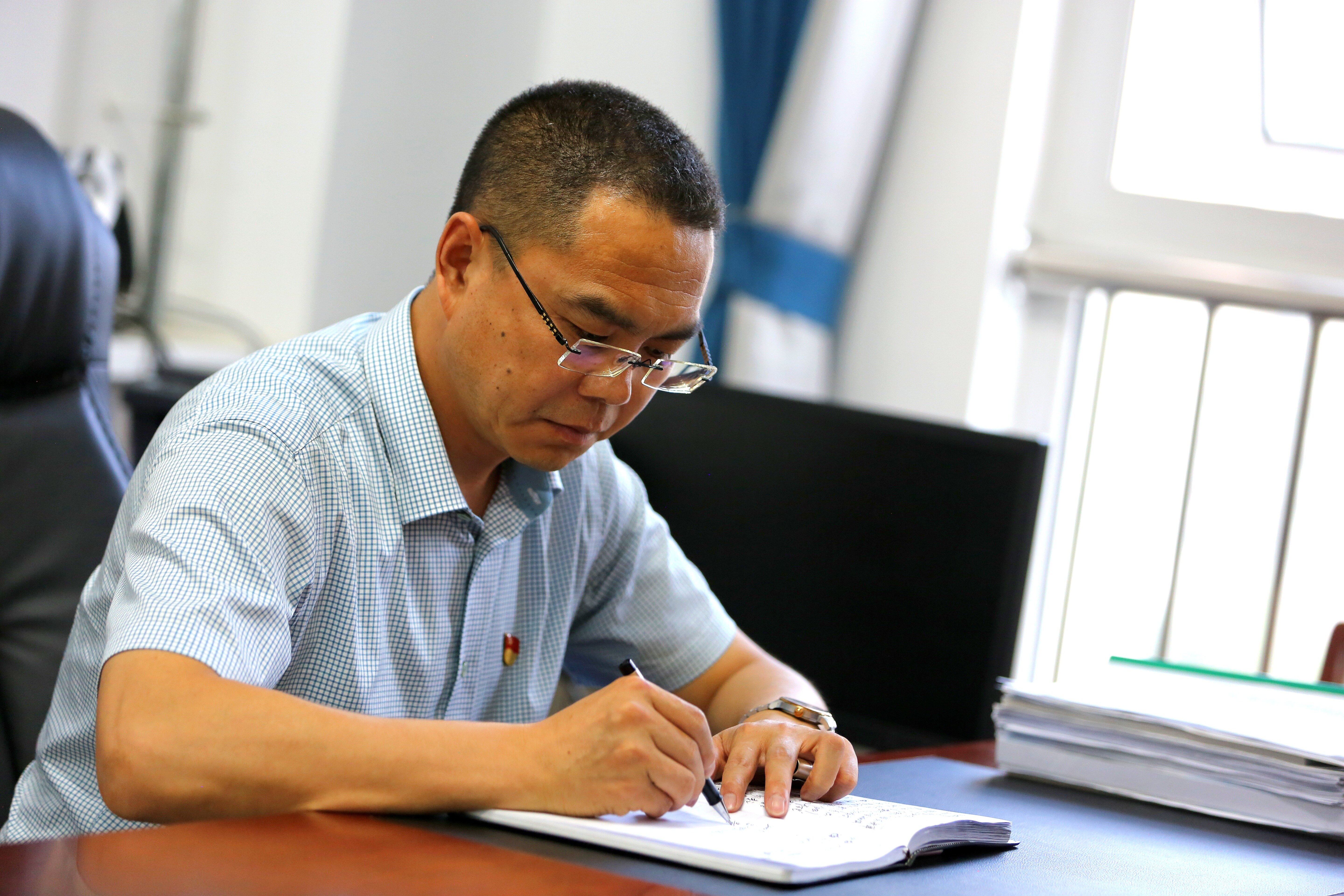 聚焦內(nèi)涵謀新篇 推動發(fā)展開新局——訪慶陽四中黨總支書記、校長齊建偉