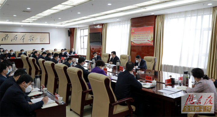 黃澤元在市疫情聯(lián)防聯(lián)控領導小組（擴大）會議上強調 完整準確全面理解運用疫情防控政策 最大限度減少疫情對經(jīng)濟民生的影響