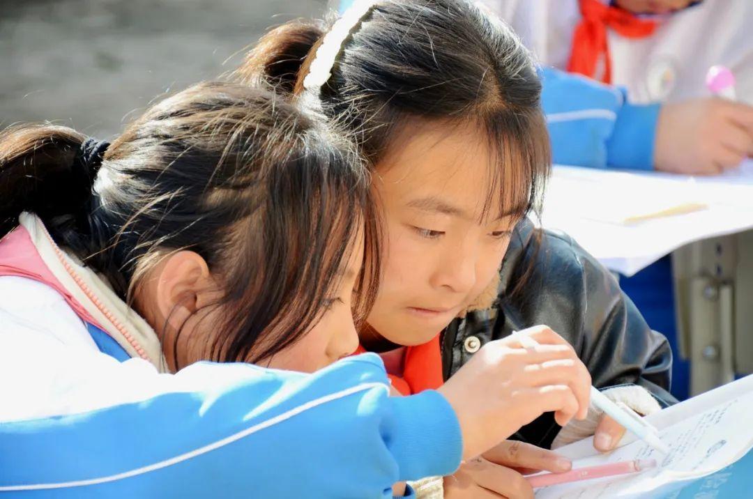 周末聊一會兒 | 陪讀打卡，你被孩子五花八門的“作業(yè)”拿捏了嗎？