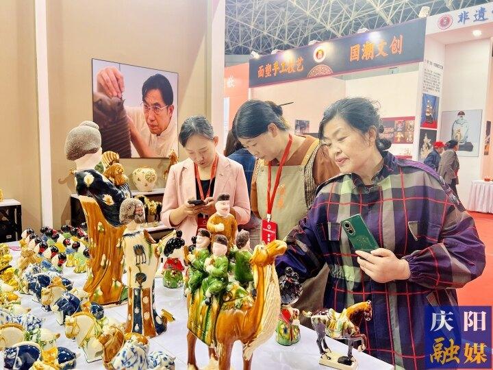 香包牽線聚人氣！第十八屆慶陽香包民俗文化節(jié)旅游綜合收入6100萬元