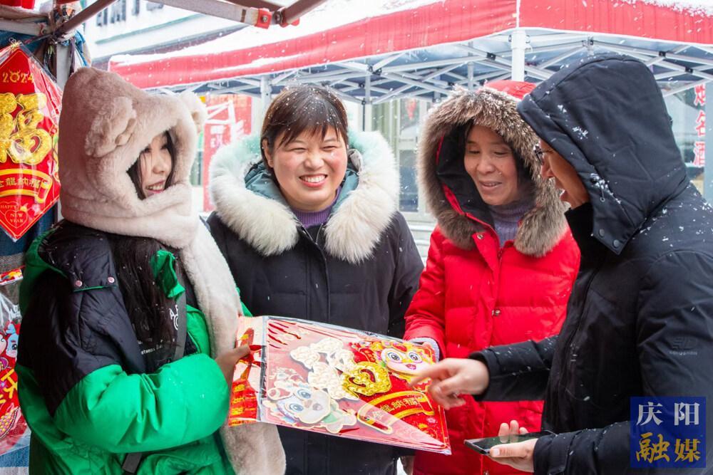 【攝影報(bào)道】趕年集，備年貨，歡天喜地過大年