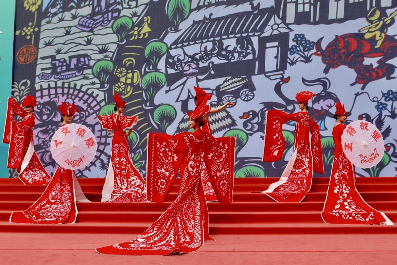 【攝影報(bào)道】慶陽非遺文化節(jié)目精彩亮相龍城，助興甘肅文旅演藝天水惠民演出季