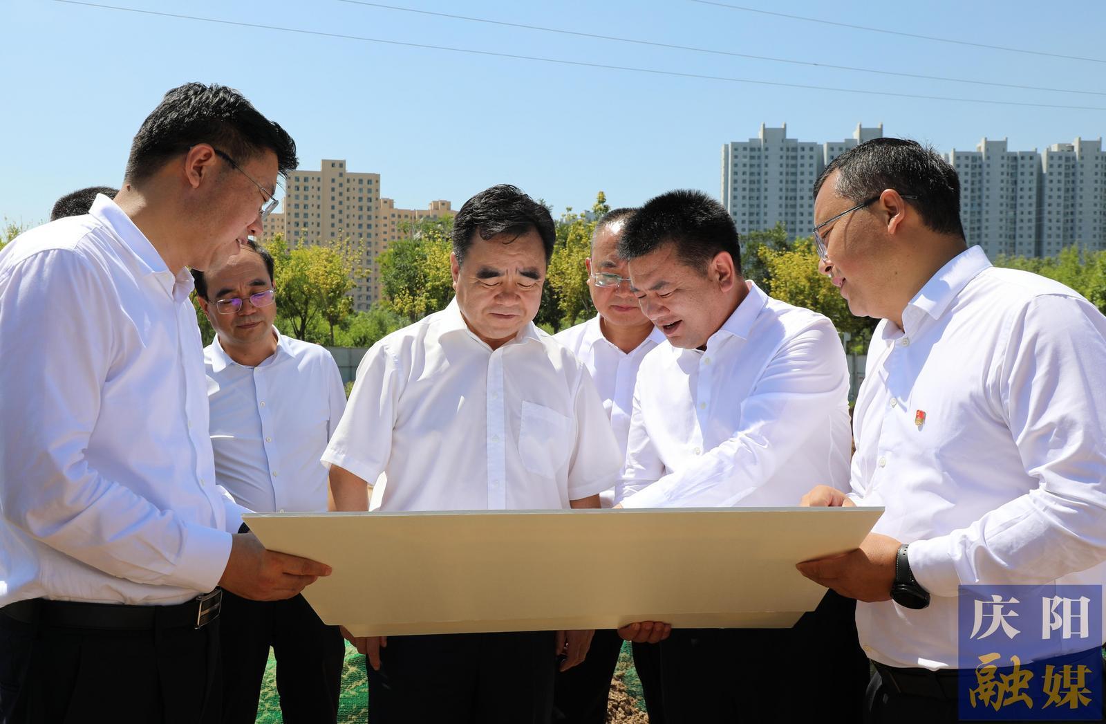 黃澤元在西峰區(qū)調(diào)研時強(qiáng)調(diào) 振奮精神堅(jiān)決扭轉(zhuǎn)工作被動局面 苦干實(shí)干努力完成全年目標(biāo)任務(wù)
