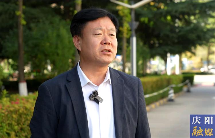 全力挖掘拓展數(shù)字資源 推動(dòng)招商選資晉位爭(zhēng)先 ——訪慶陽(yáng)市機(jī)關(guān)事務(wù)管理局黨組書記、局長(zhǎng)張曉龍