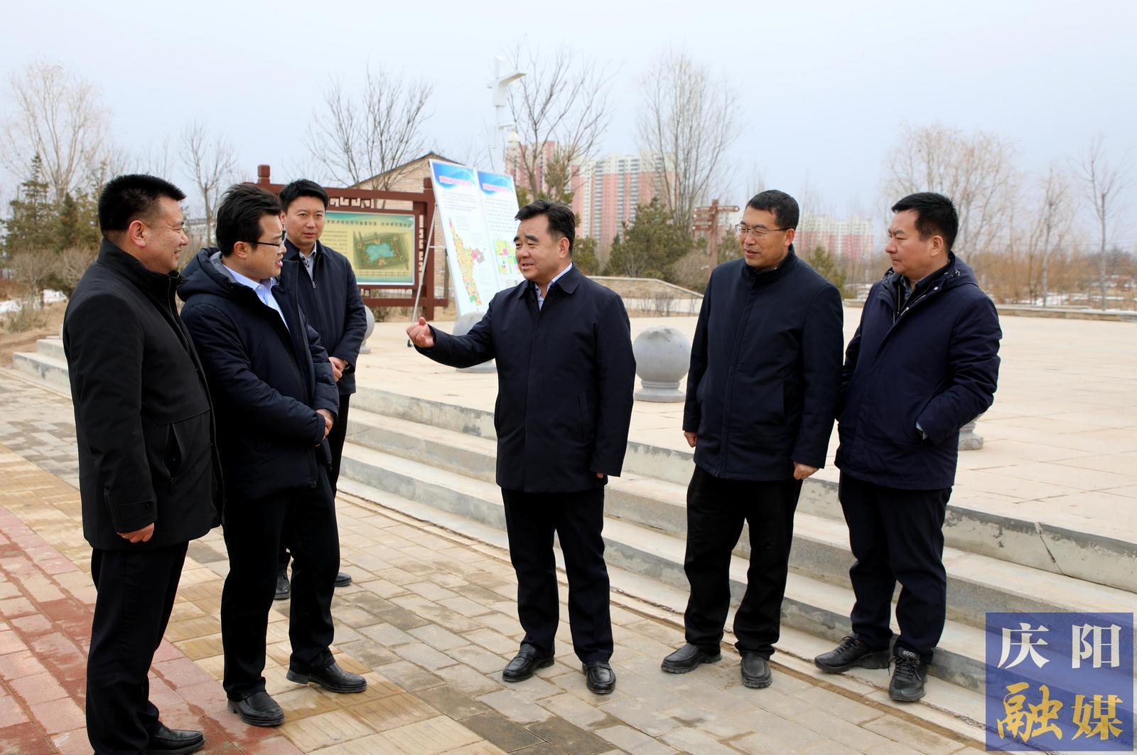 黃澤元在西峰區(qū)調(diào)研時強(qiáng)調(diào) 堅決扛牢經(jīng)濟(jì)“大塊頭”責(zé)任擔(dān)當(dāng) 奮力為全市高質(zhì)量發(fā)展勇挑重?fù)?dān)多作貢獻(xiàn)