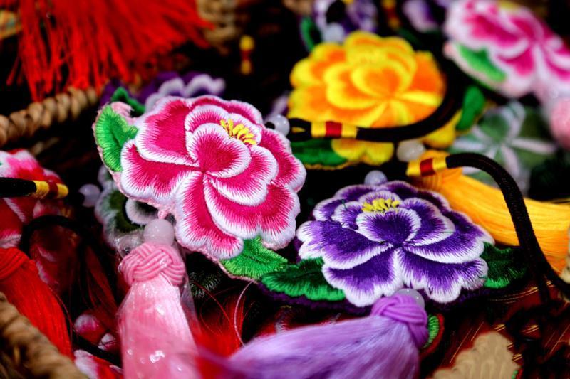 【非遺里的慶陽(yáng)】慶陽(yáng)香包繡制