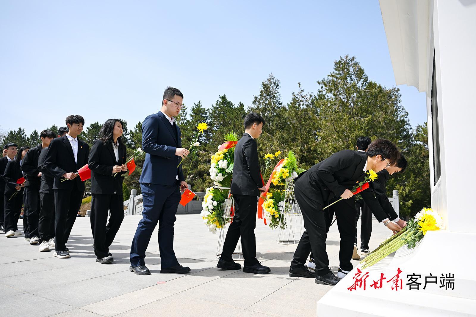 慶陽(yáng)：開(kāi)展“清明祭英烈 重走長(zhǎng)征路”思政教育主題實(shí)踐活動(dòng)
