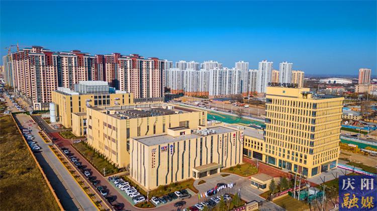 【強(qiáng)信心 看發(fā)展·招商引資拼落地】“數(shù)”海搏浪筑“算谷”——慶陽(yáng)建設(shè)“東數(shù)西算”國(guó)家數(shù)據(jù)中心集群紀(jì)實(shí)