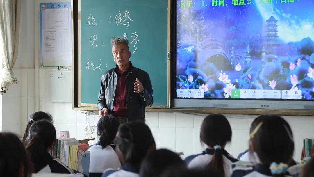 黃土高原上的音符播種者——記正寧縣音樂協(xié)會主席康舉民和他的隴蛙合唱團